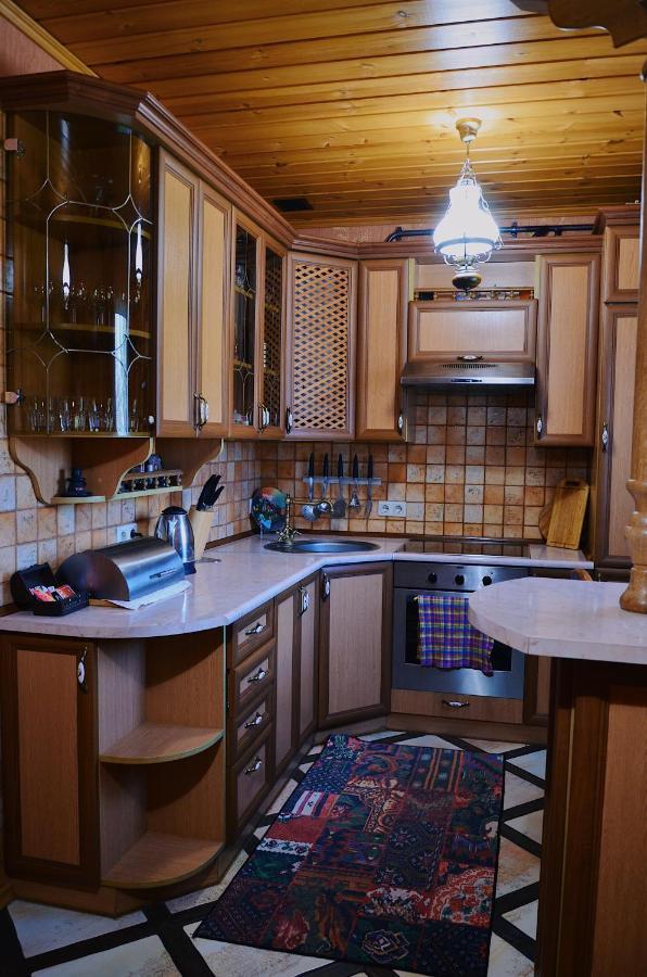 Sadyba Pochayiv Villa Pochaiv Exterior photo